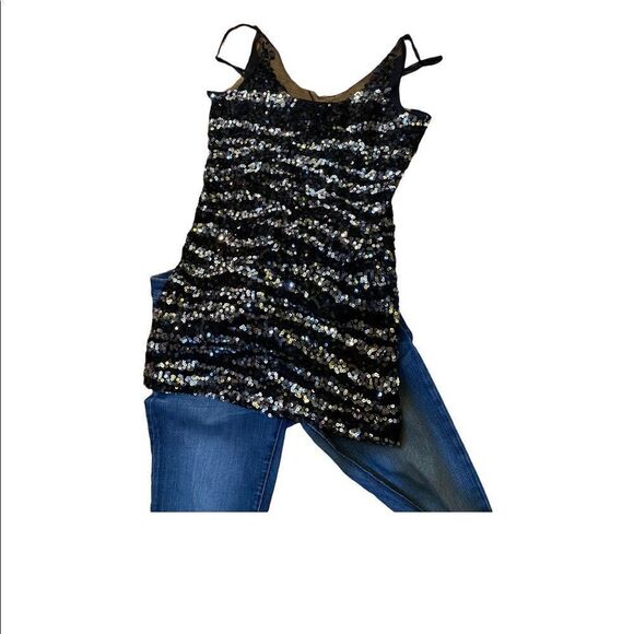 Sparkles and sequins!!! Super posh tank perfect for an evening out! Size medium - Picture 1 of 3
